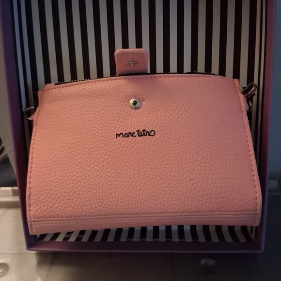 crossbody - Picture 2 of 4